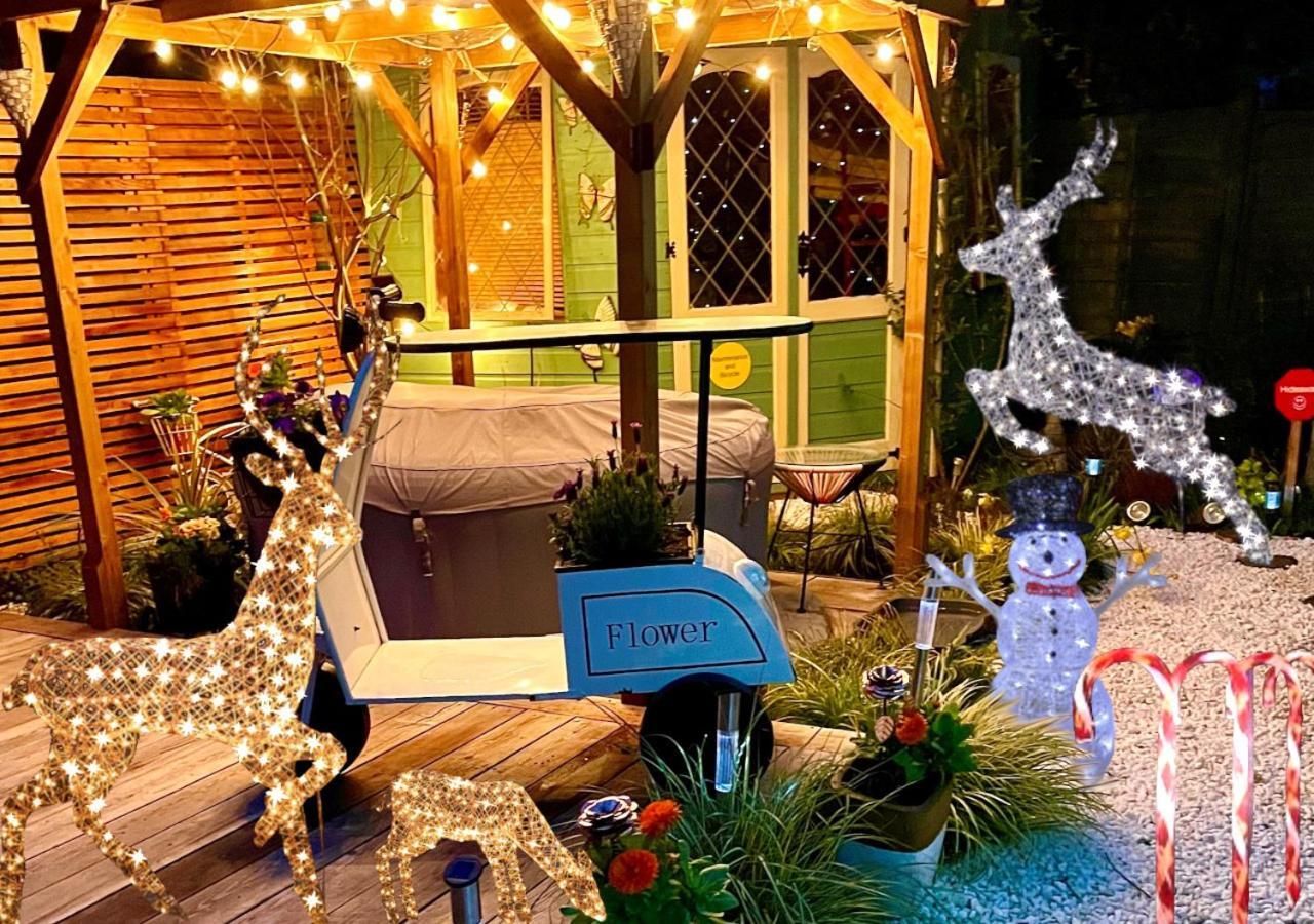 Апартаменты Cosy Garden Flat, Private Hot Tub & Four Poster Bed Йорк Экстерьер фото